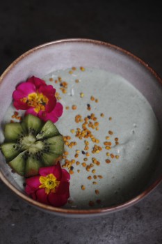Morning Glory Smoothie Bowl