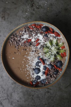 Almond & Cacao Wake Me Up! Smoothie Bowl