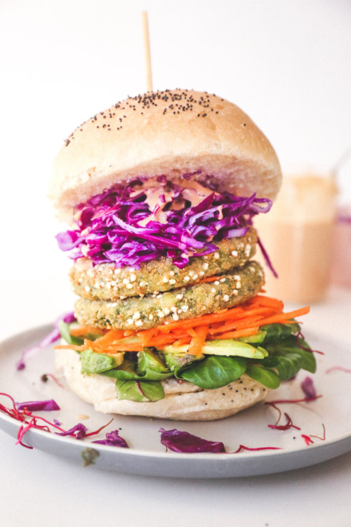 Loaded KALE & QUINOA BURGER with spicy slaw | Natural Born Feeder
